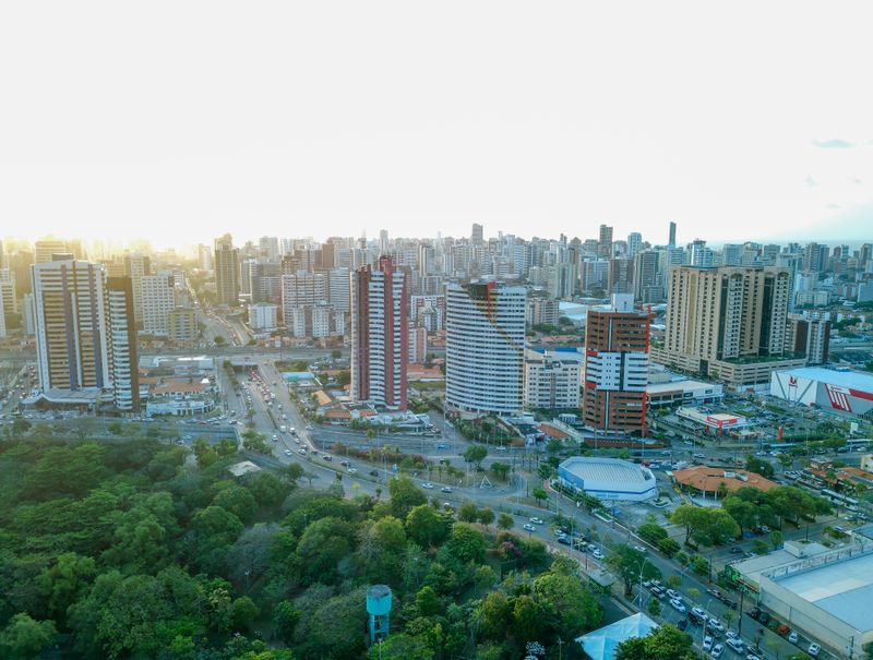 Vagas de tecnologia em Fortaleza: oportunidades e salários