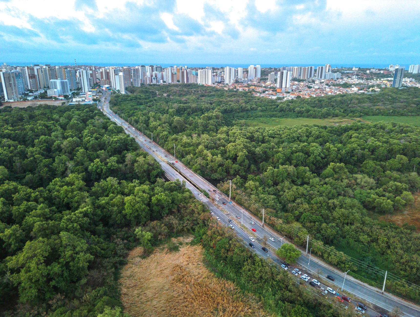 Estudo Propõe Intervenções Urgentes para Aliviar Trânsito no Litoral Norte de Maceió