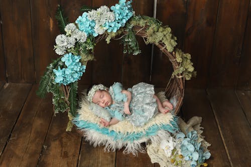Gratis lagerfoto af baby, blomst, dekoration