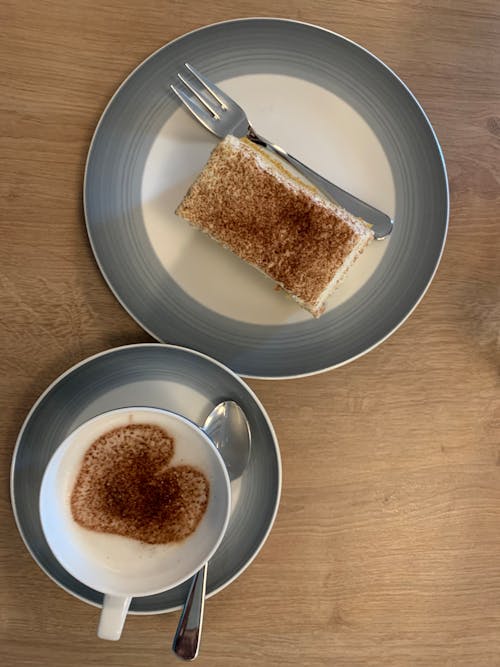 Ingyenes stockfotó kávéscsésze, kávézó, torta témában