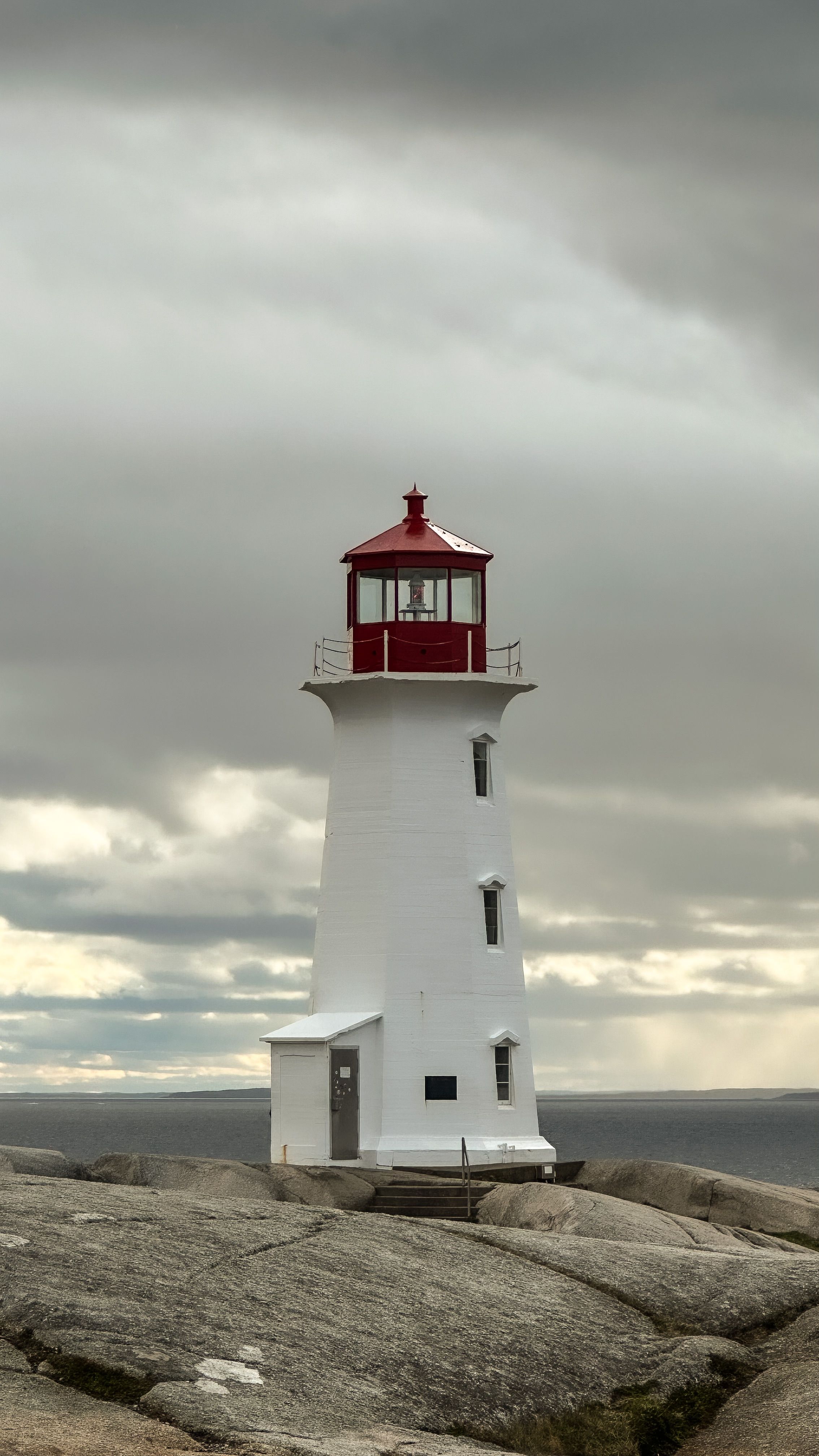 White and Red Lighthouse · Free Stock Photo
