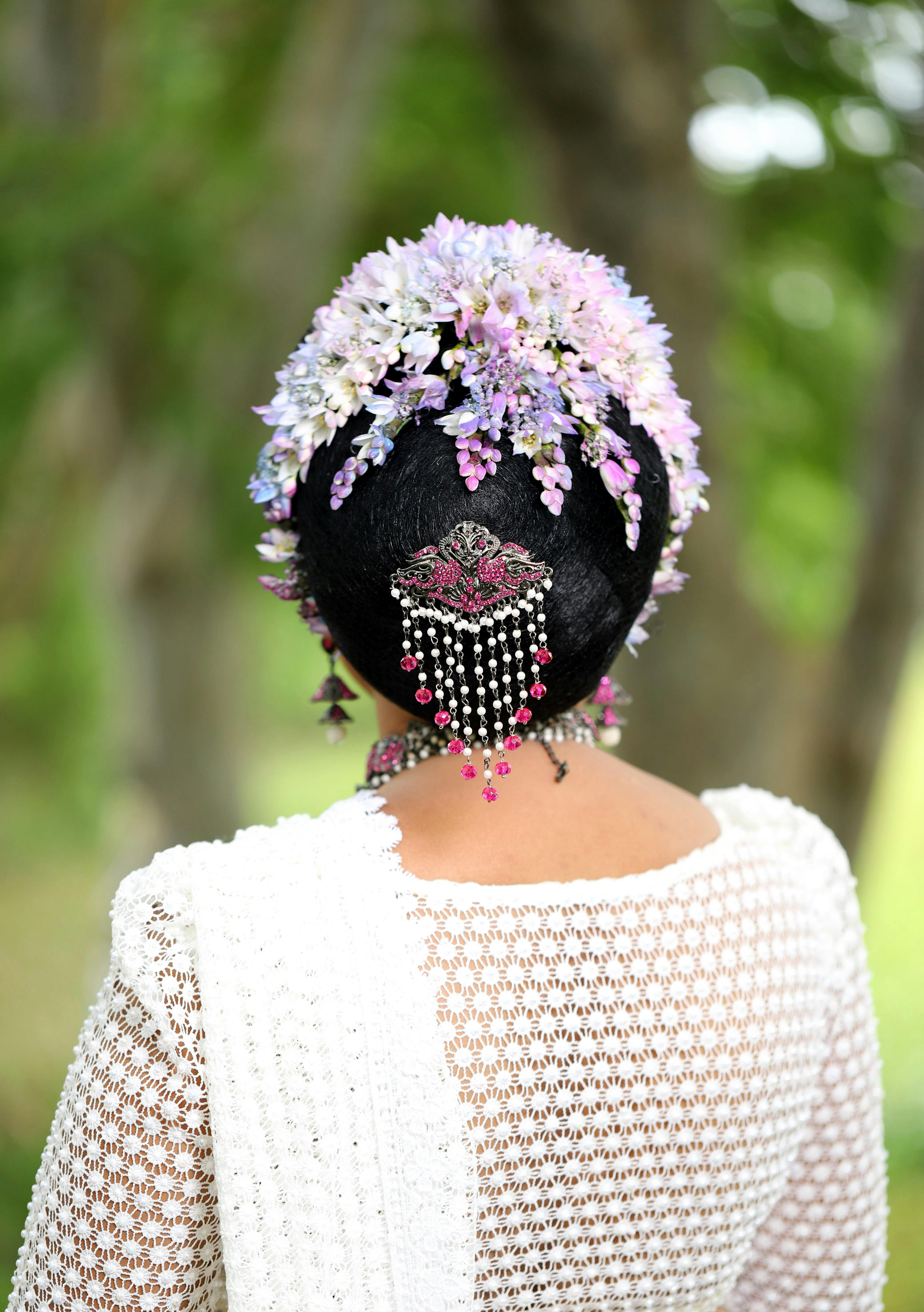 Kandyan shop bride hairstyle