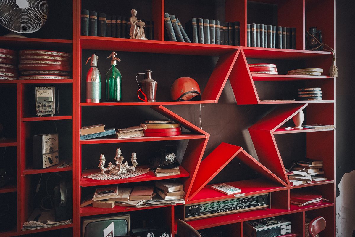 Regal-Styling-Ideen 2026: 4 DIY-Tipps für ein stilvolles Zuhause — Material-Übersicht