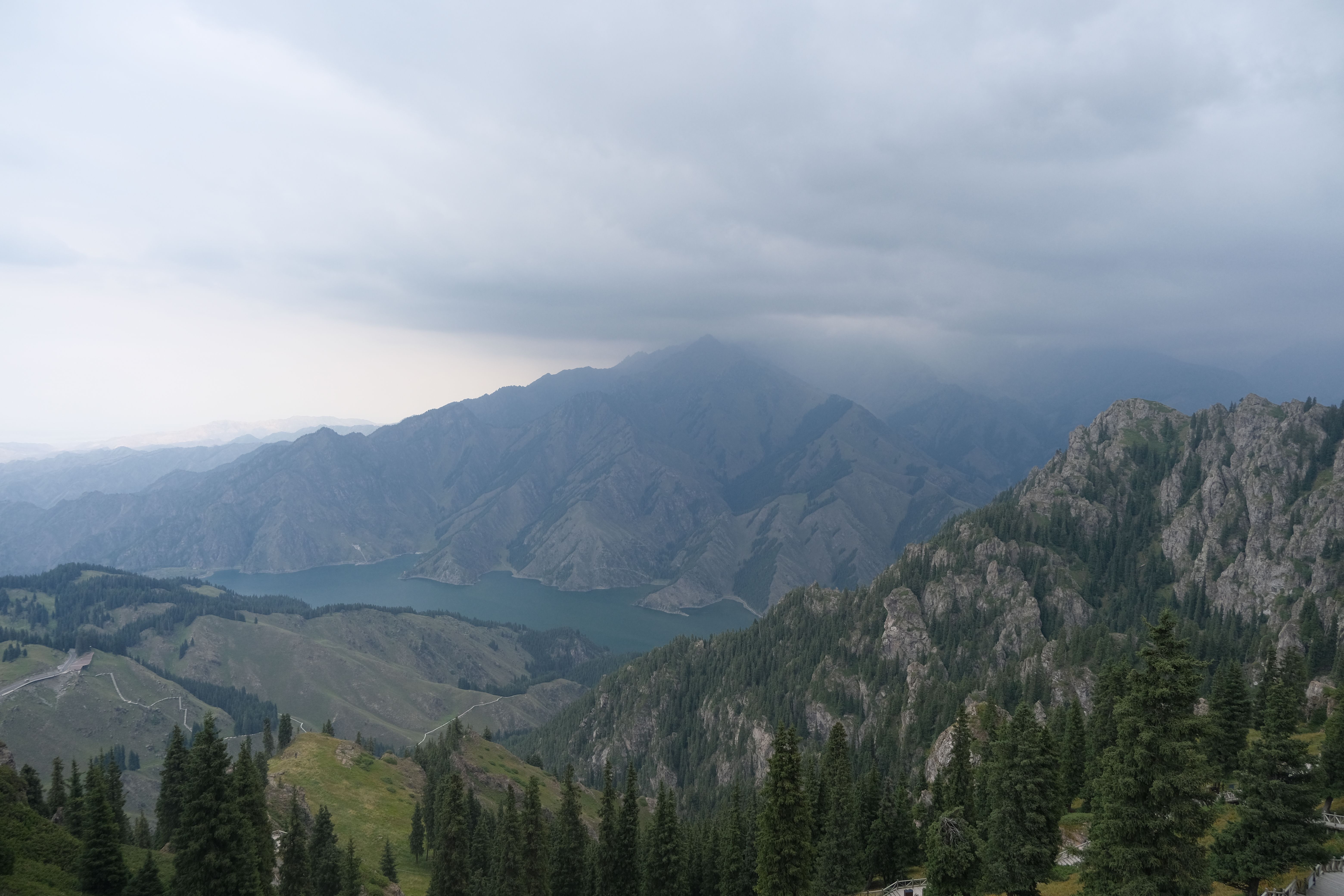 Grzbiet widokowy nad rezerwatem