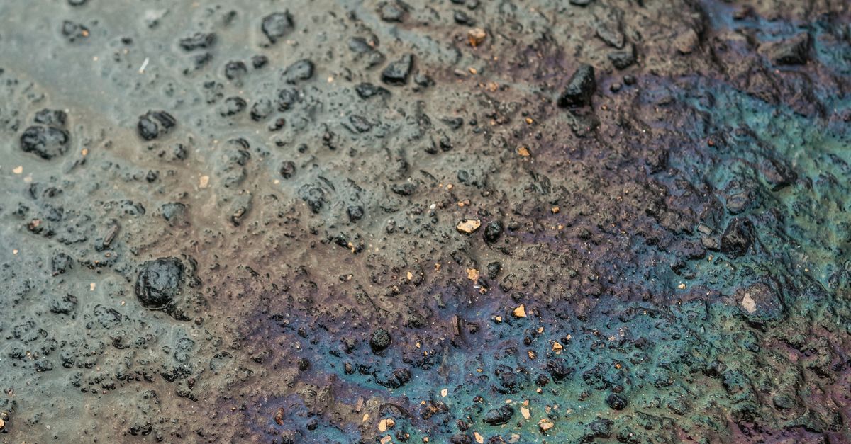 The 12 worst oil spills and their effects on coastal communities and industries The 12 worst oil spills and their effects on coastal communities and industries