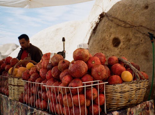 Foto d'estoc gratuïta de abundància, bazar, cistelles