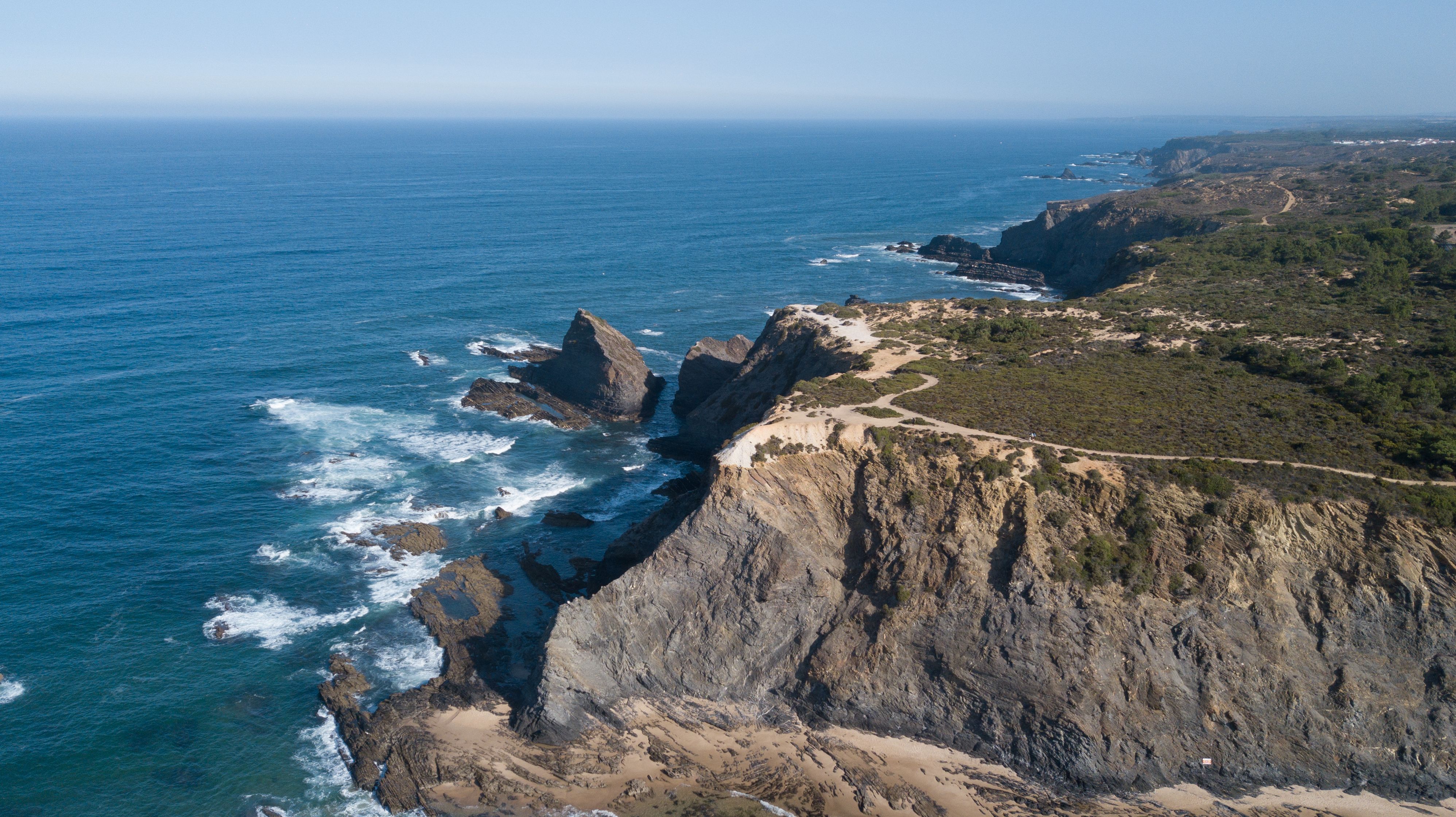 Cliff on Sea Shore · Free Stock Photo