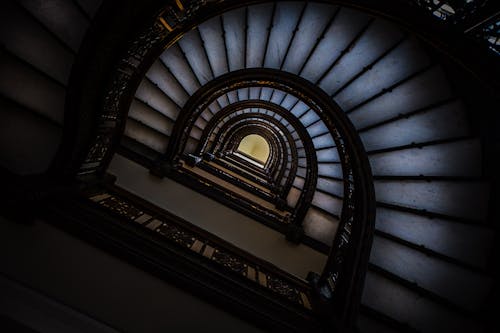 Niedriges Winkelfoto Der Treppe