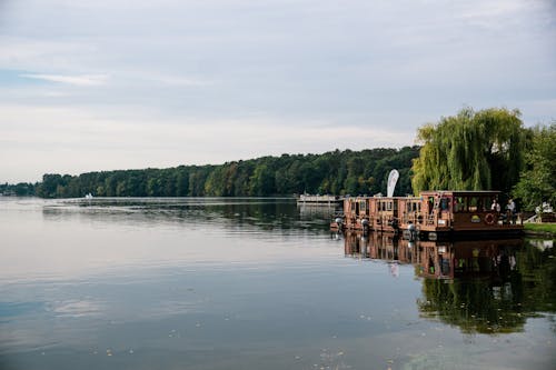 Kostenloses Stock Foto zu boot, landschaft, reflektierung