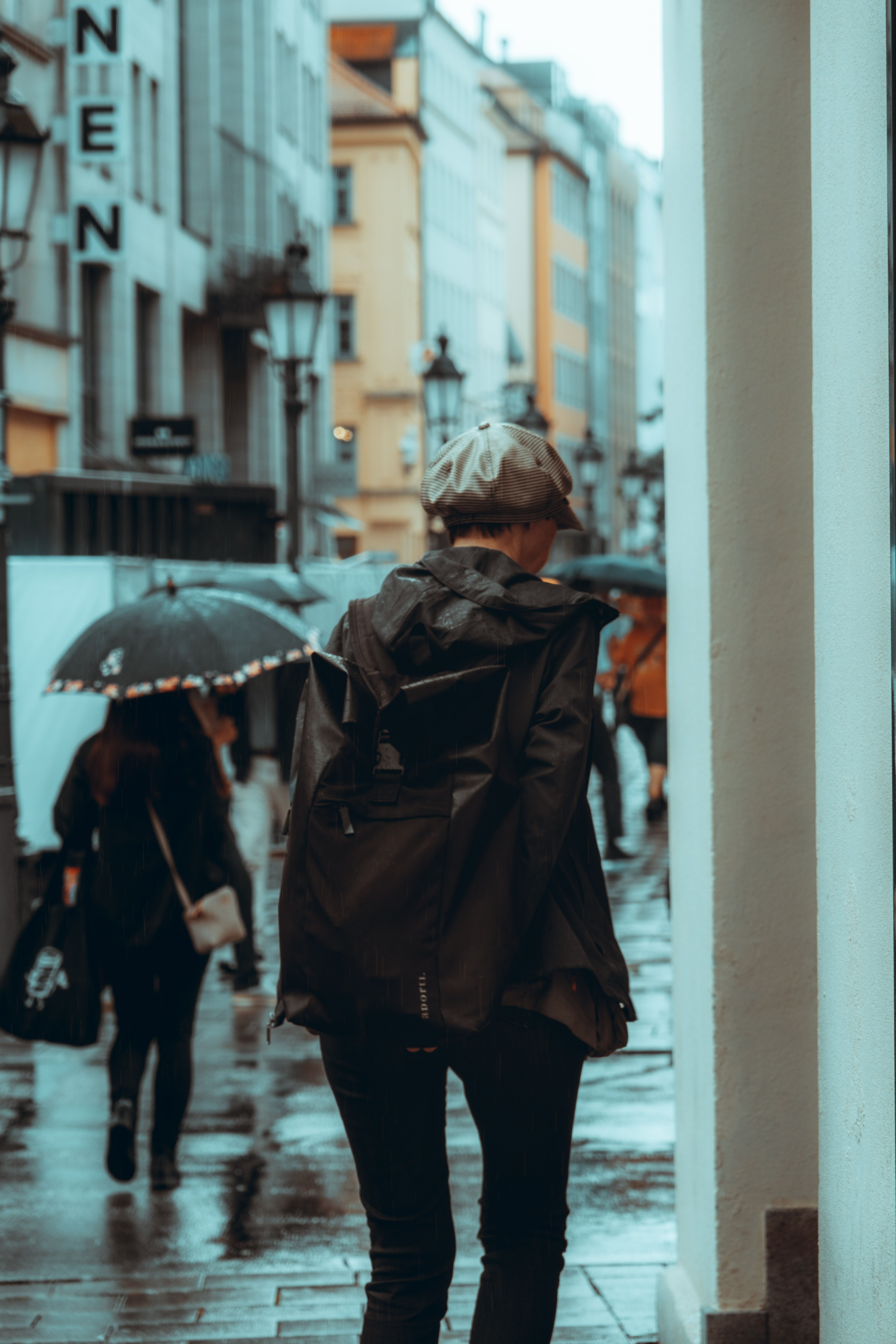 Best Packable Rain Jackets for Women Travelers in 2026