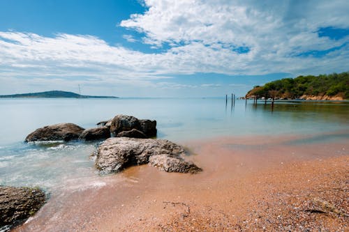 Foto stok gratis formasi batuan, garis pantai, idilis