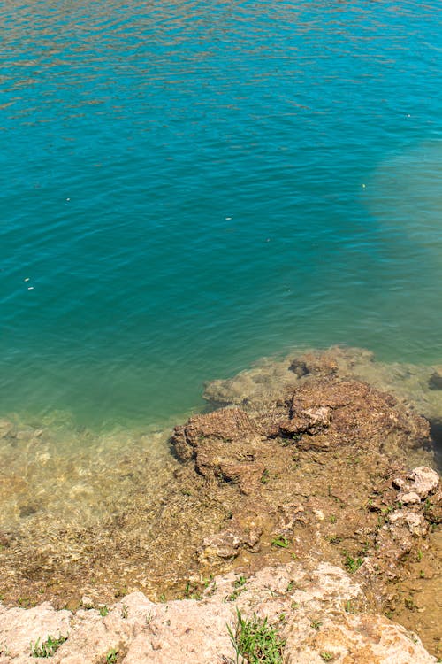 Δωρεάν στοκ φωτογραφιών με άμμος, βράχια, θάλασσα