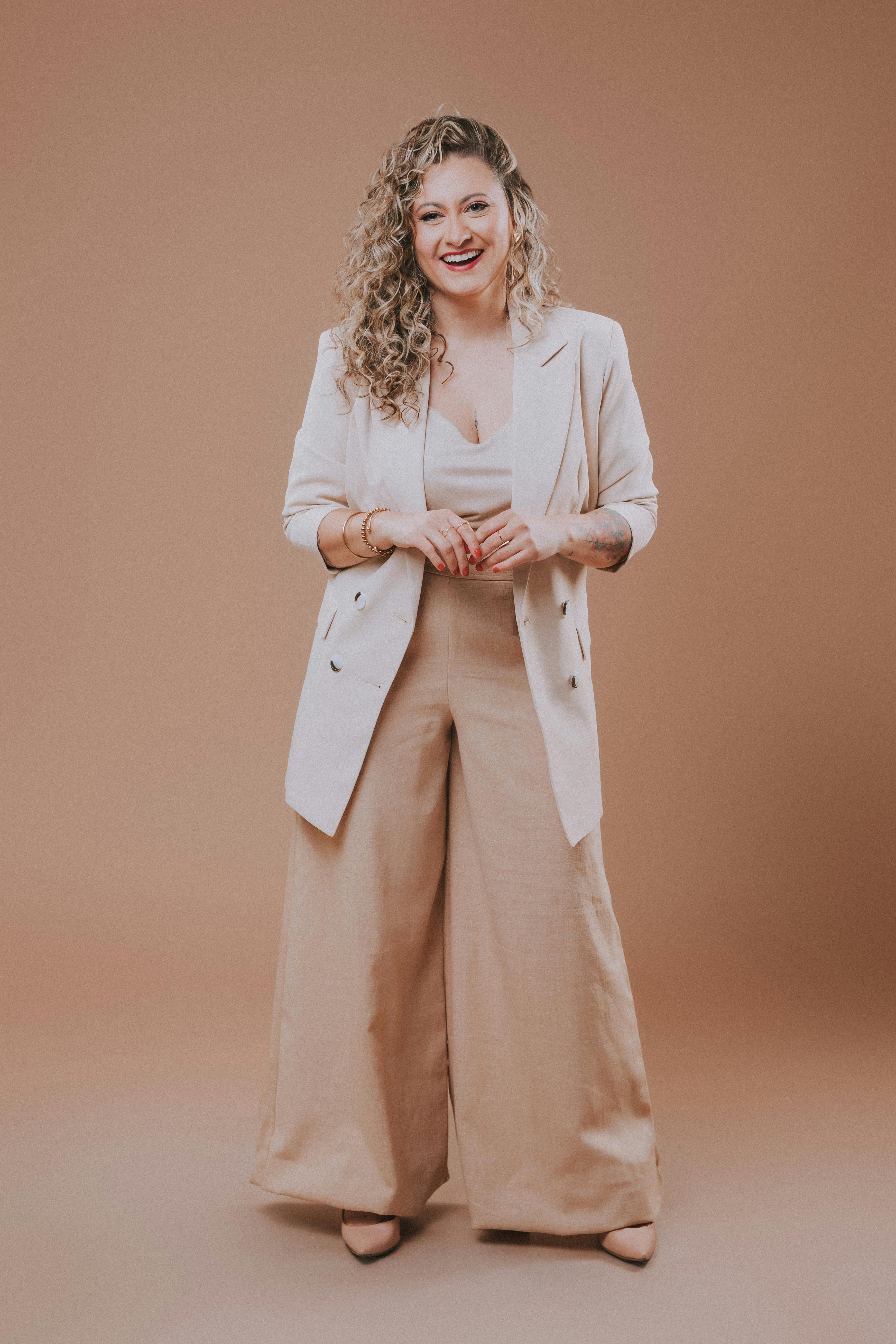 Gratis lagerfoto af beige, beklædning, blazer Lagerfoto