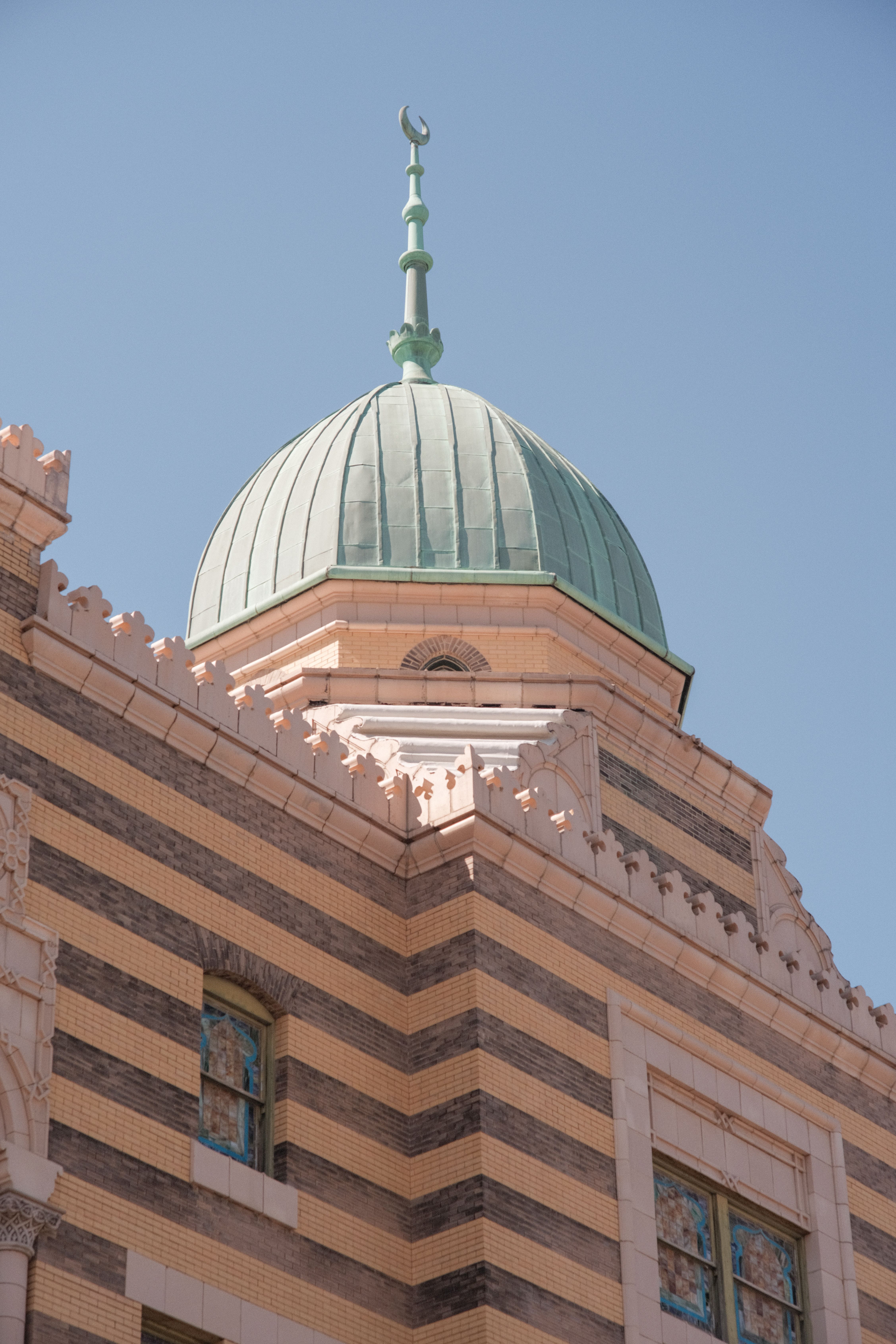 Wall and Dome of Mosque · Free Stock Photo