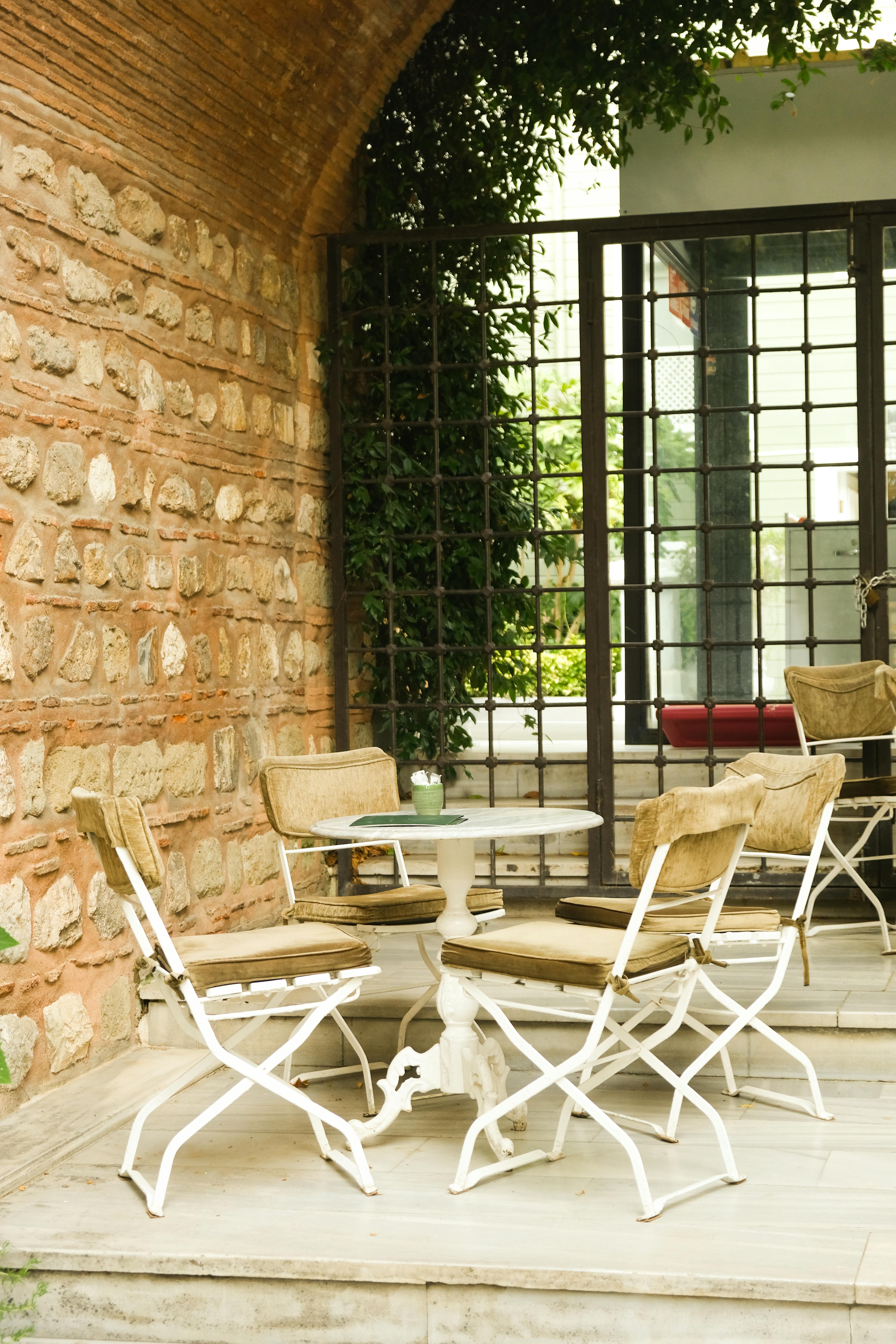 Social Grilling with iBBQs Angara Dining Table