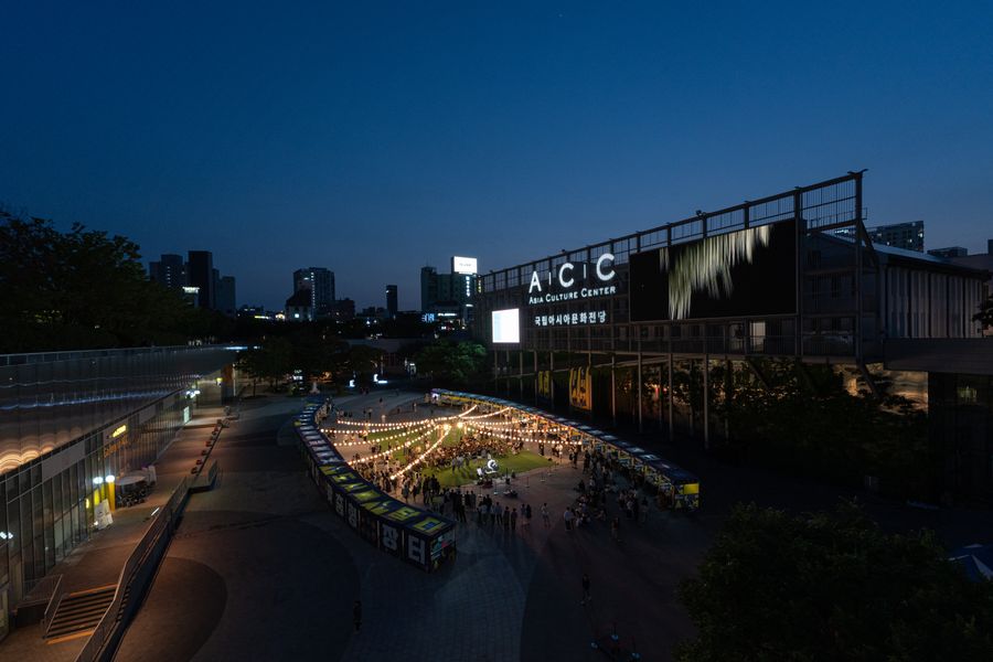 Central Festival Courtyard photo 4