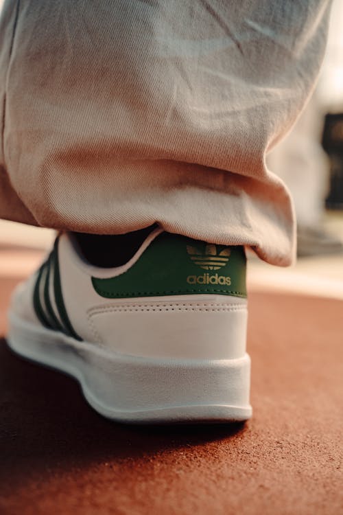 Gratis lagerfoto af Adidas, fod, fodtøj Lagerfoto