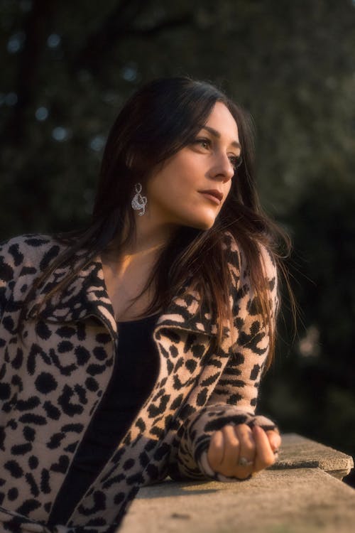 Free Photo of Woman Wearing Leopard Print Jacket Stock Photo