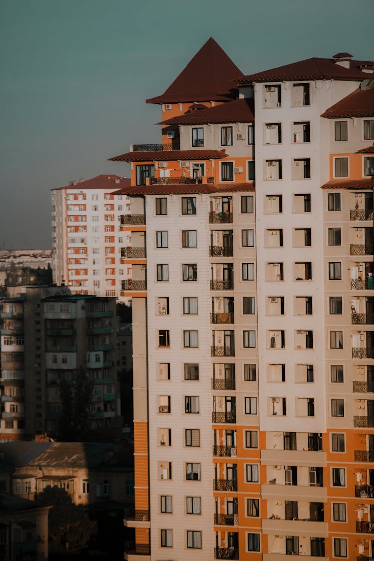 Buildings With Apartments