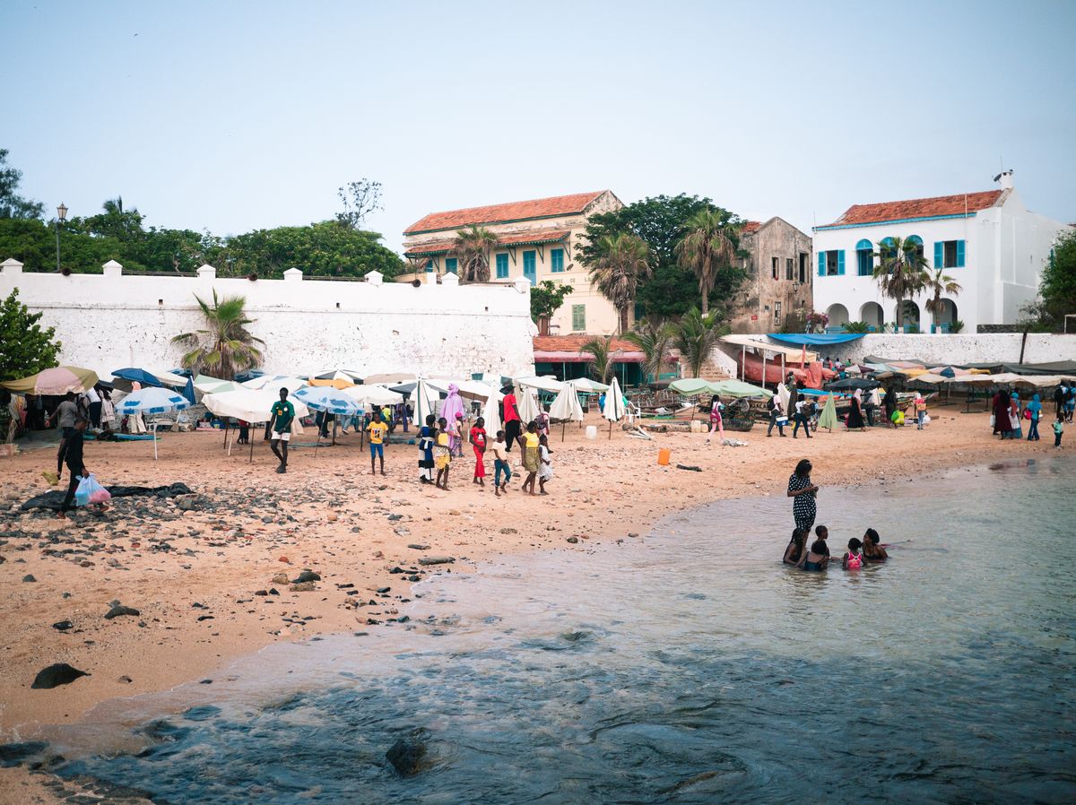 Thumbnail for Plages de Dakar pour se baigner : le guide pratique