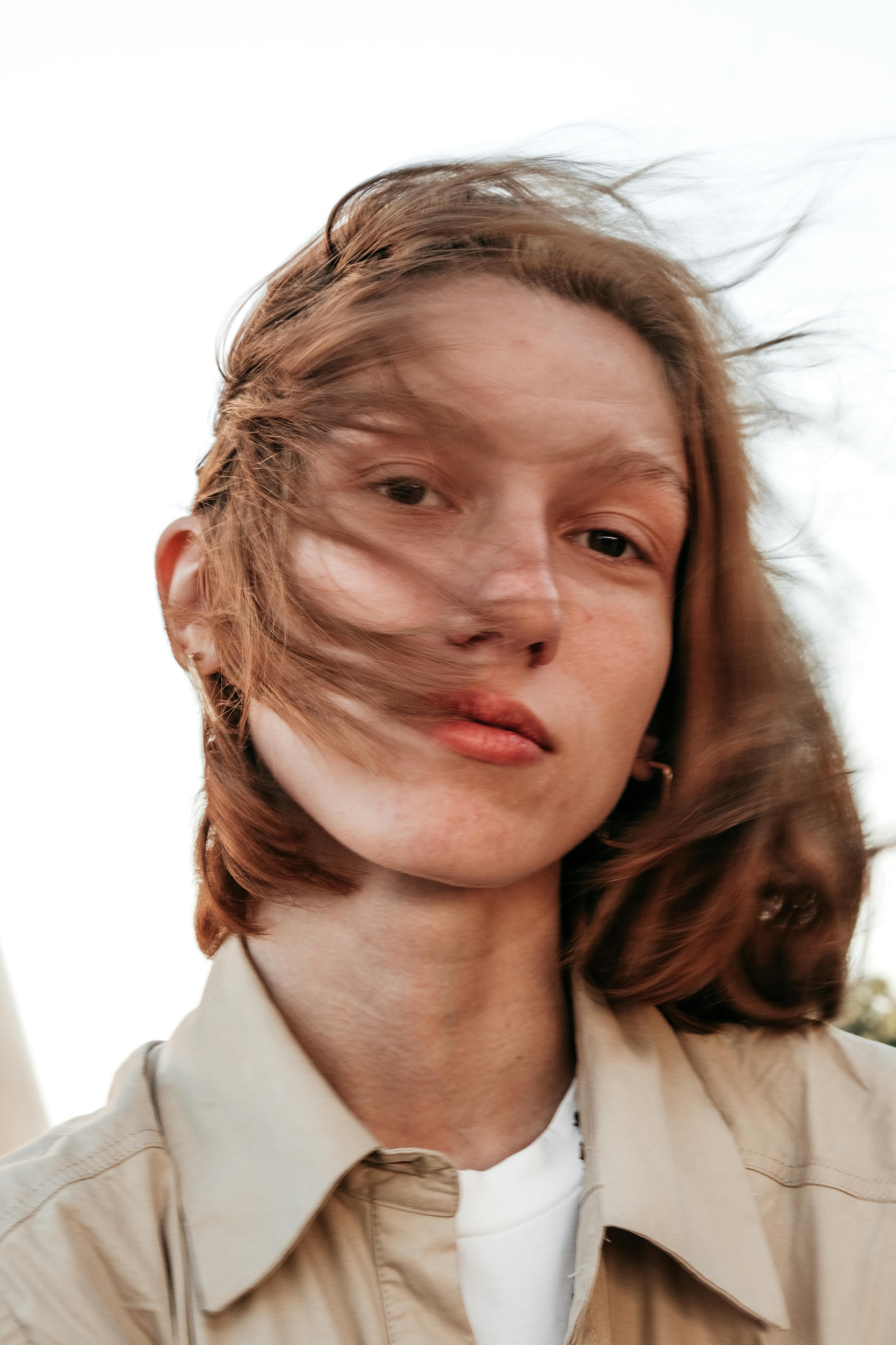 Gratis lagerfoto af ærlig, afslappet, afslappet mode Lagerfoto