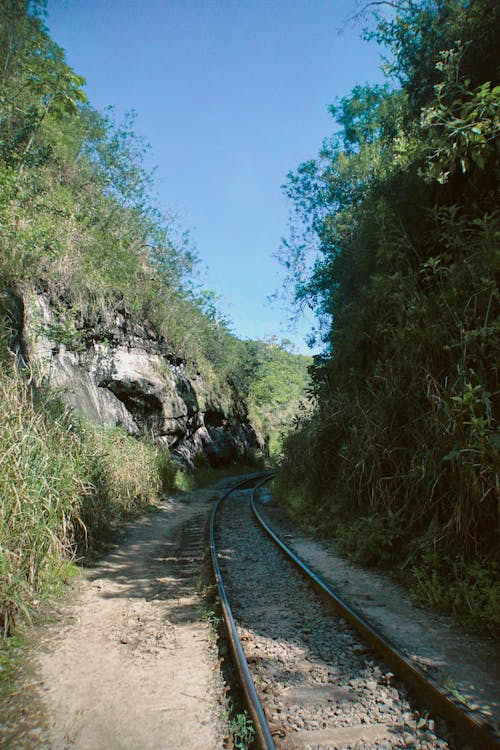 Foto profissional grátis de colinas, estrada de ferro, exorbitante