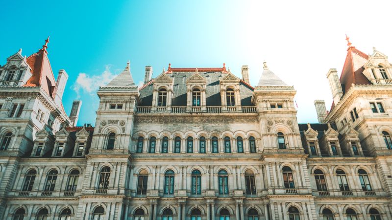 Escala 6x1: Trabalhadores Querem Folga, Empresas Temem Cortes Escala 6x1: Trabalhadores Querem Folga, Empresas Temem Cortes - Política | Estrato