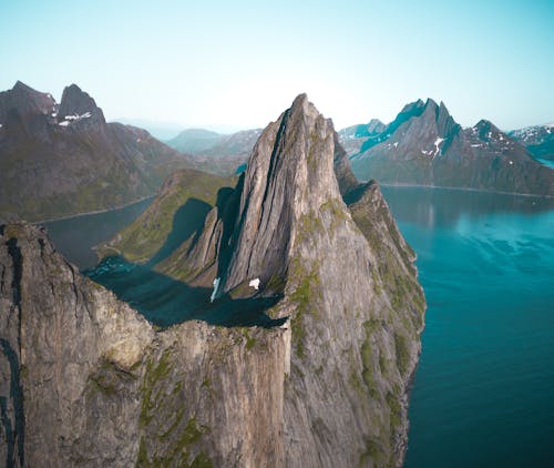 Foto Escénica De Las Montañas Rocosas