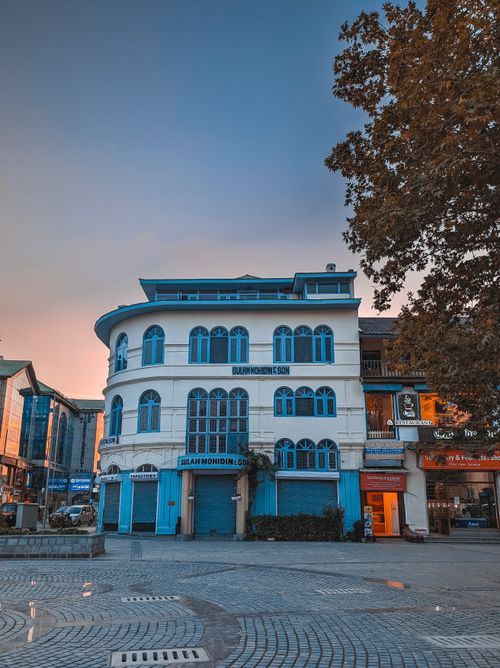 Free Beautiful architecture in Srinagar's old town at dusk, capturing urban charm and tranquility. Stock Photo