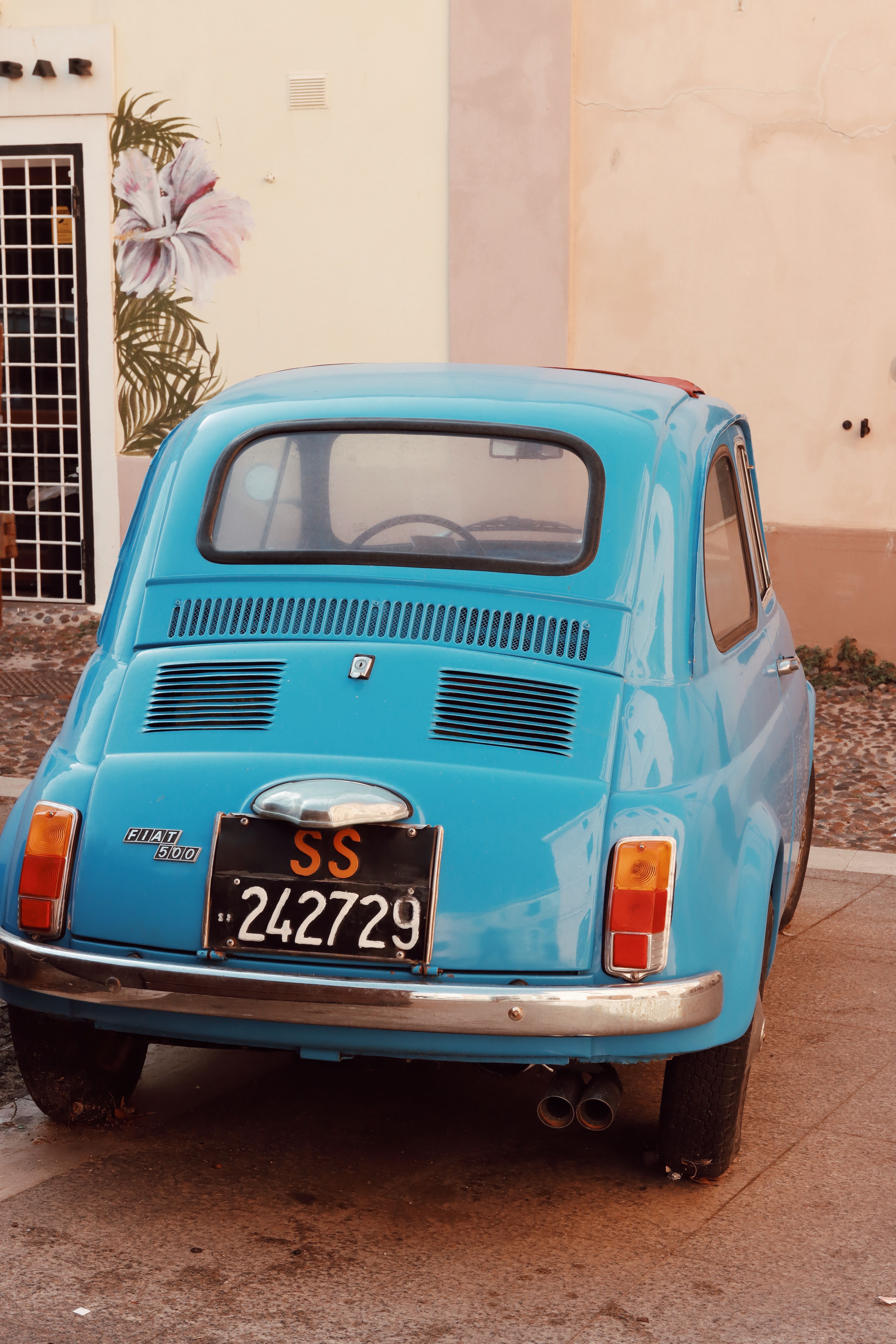 Blue FIAT 500 · Free Stock Photo