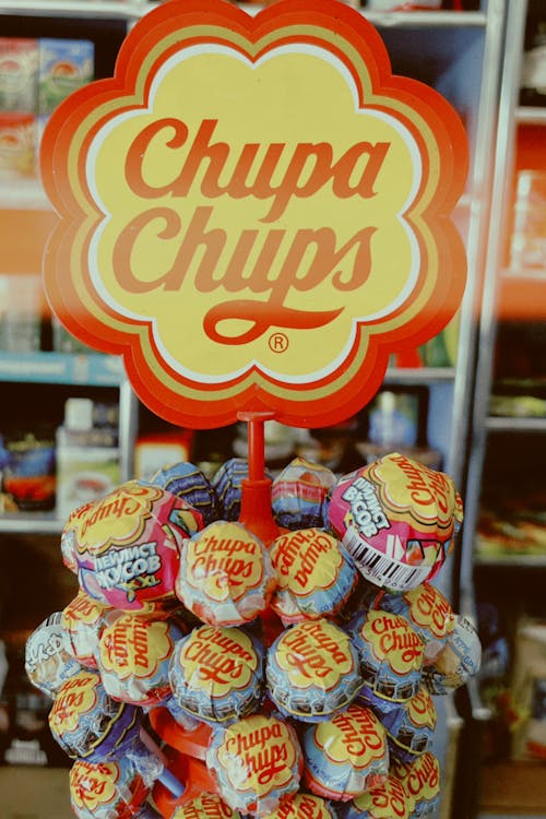 chupa chups, dikey atış, dükkan içeren Ücretsiz stok fotoğraf