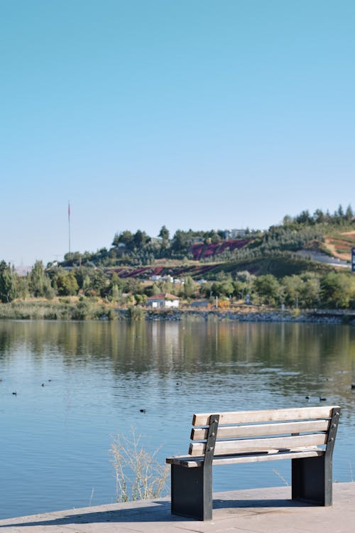 Kostnadsfri bild av bänk, idyllisk, klar himmel