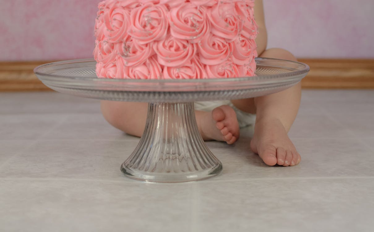 Immagine gratuita di bambino, glassa rosa, torta