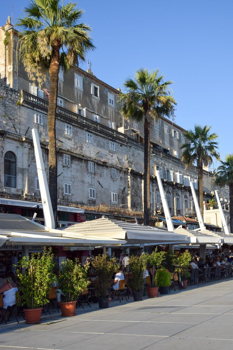 Calles cerca del mercado del pescado en Split