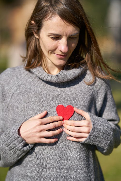 Femme, Tenue, Coeur, Découper