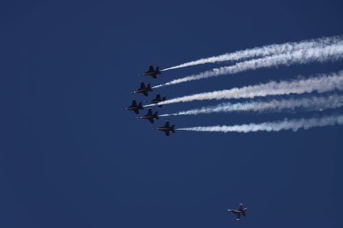 askeri, hava aracı, hava gösterisi içeren Ücretsiz stok fotoğraf