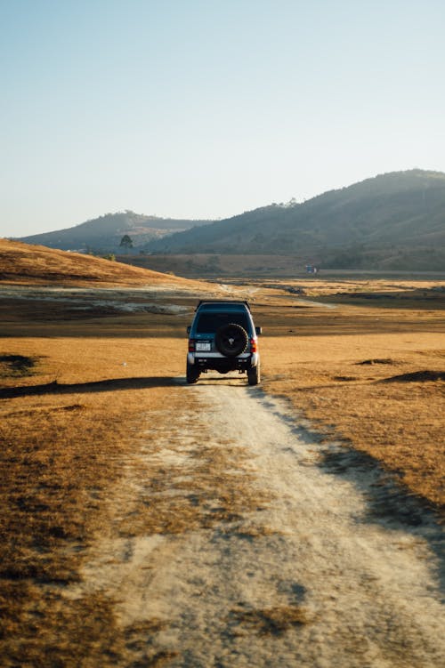 Fotos de stock gratuitas de 4x4, camino de tierra, coche