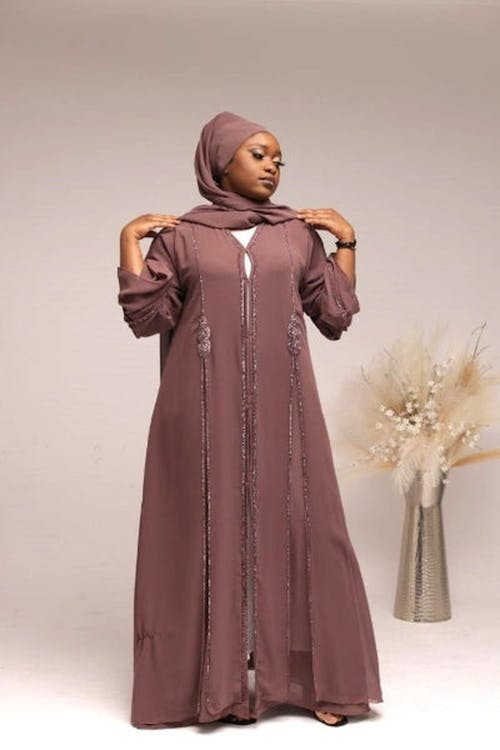Aminah Abaya: Elevate Your Style with Timeless Elegance  