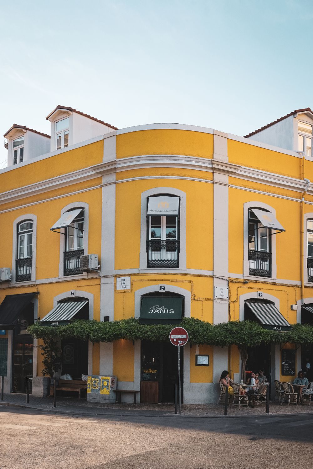 Yellow Facade Of Cafe Janis In Lisbon Free Stock Photo yellow-facade-of-cafe-janis-in-lisbon-free-stock-photo