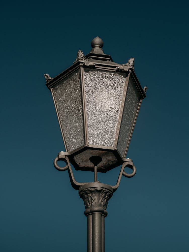 Vintage Street Lamp Design