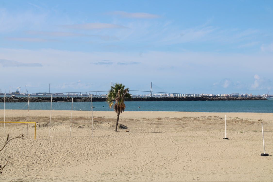 playa y paseo marítimo de la Puntilla