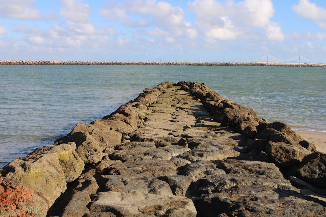 playa y paseo marítimo de la Puntilla