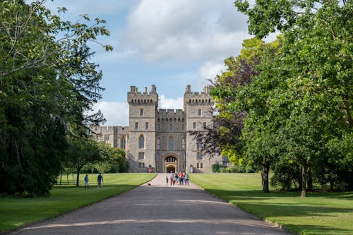 Alley towards Windsor Castle