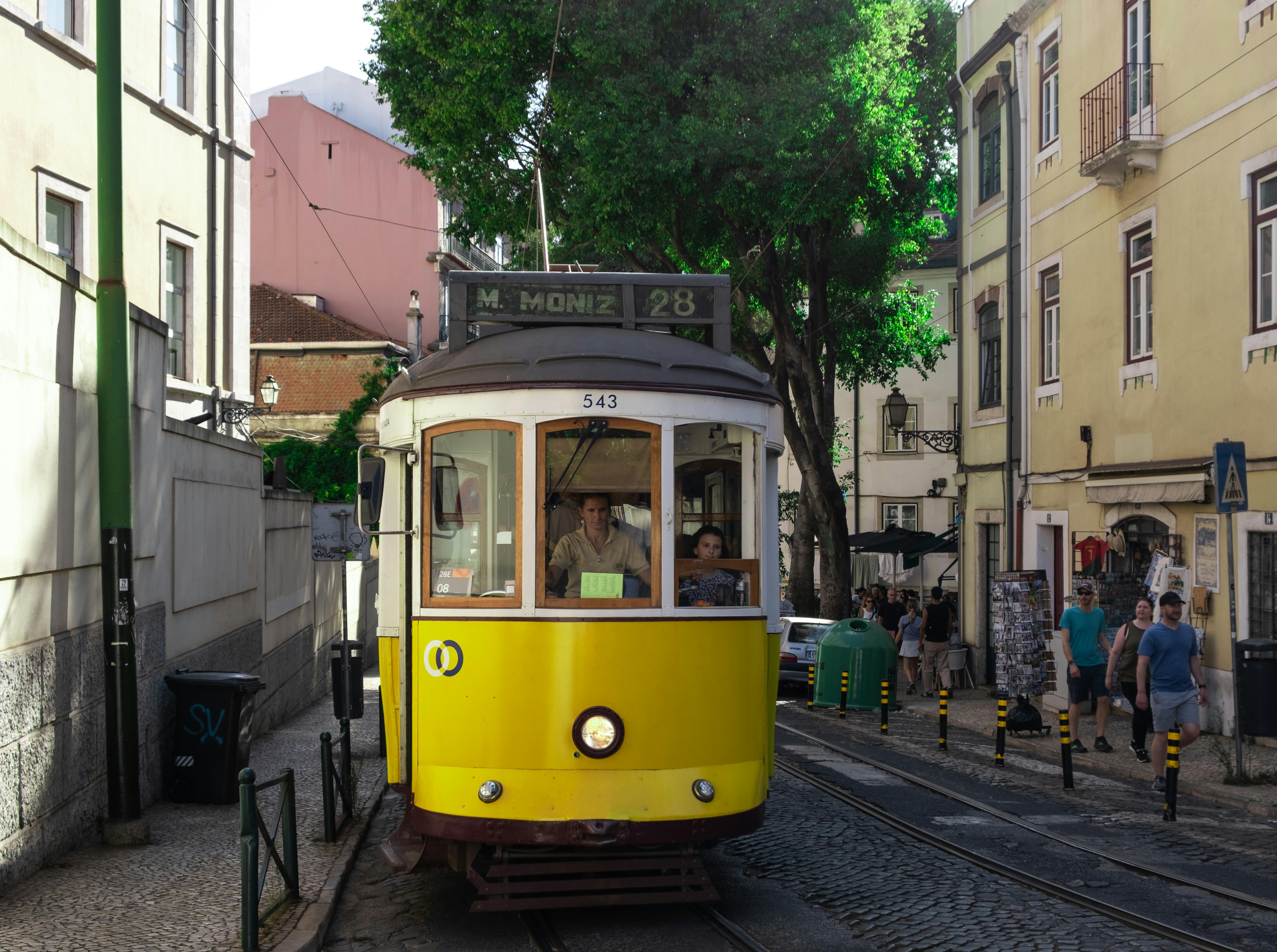 pexels-photo-18226350 Rua Lisboa