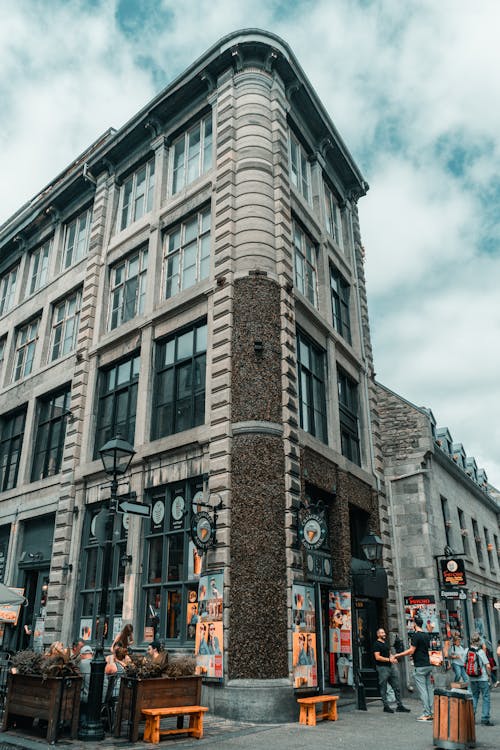 Facade of a Building with a Restaurant