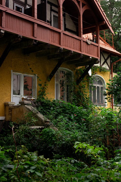 Fotobanka s bezplatnými fotkami na tému dom, domy, exteriér budovy