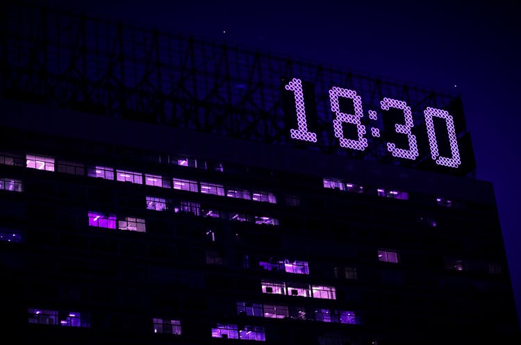 Time Displayed On Top Of A Building