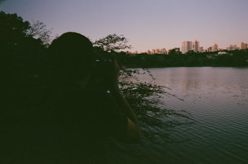 analog, erkek çocuk, gün batımı içeren Ücretsiz stok fotoğraf