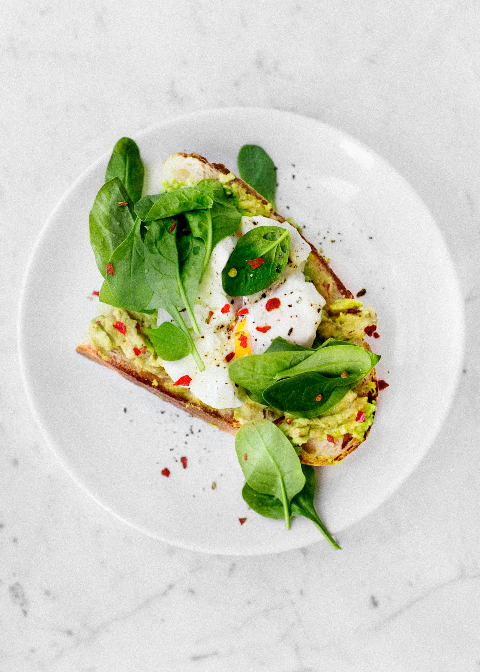 Ensalada de frutas con hierbas