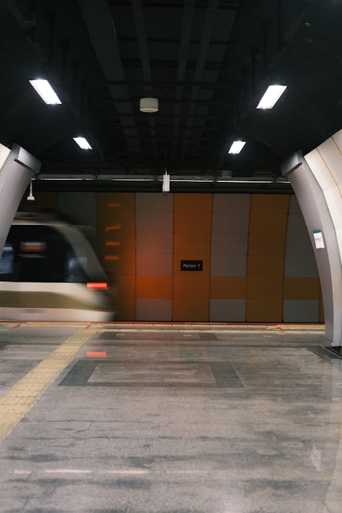 Základová fotografie zdarma na téma rozmazaný pohyb, rychlý, stanice metra